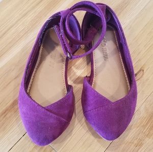 Toddler size five flats